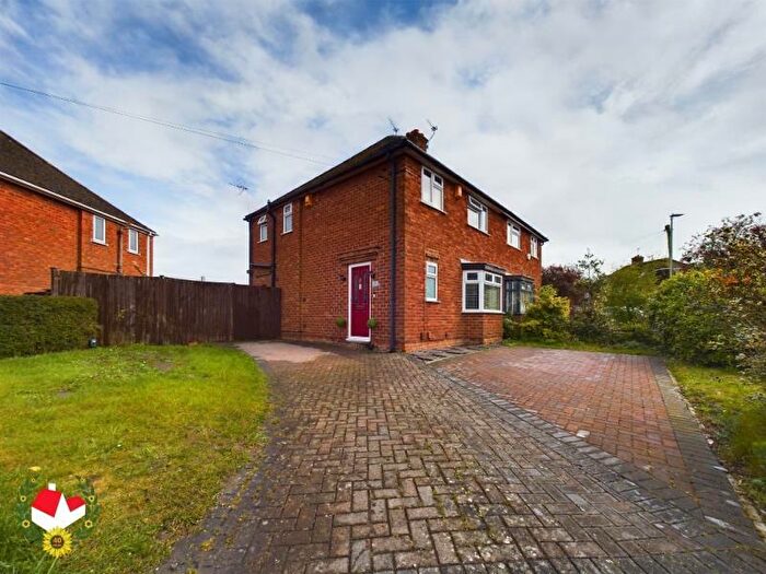 3 Bedroom Semi-Detached House To Rent In Epney Road, Tuffley, GL4