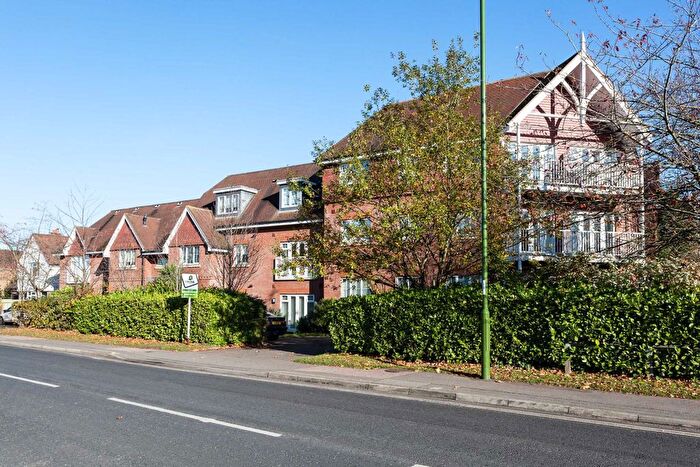 2 Bedroom Flat To Rent In Hurst Court, Horsham, RH12