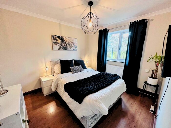 5 Bedroom Detached House For Sale In Benn Lane, Longwood, Huddersfield, HD3