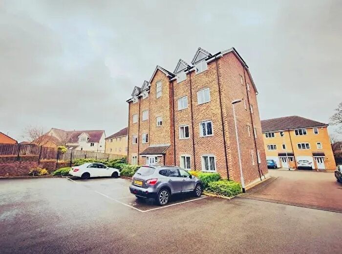 2 Bedroom Flat To Rent In Woodland Drive, Leeds, LS10