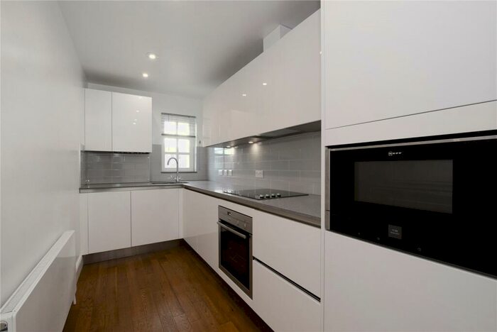 2 Bedroom Flat To Rent In Albany Mews, Barnsbury Park, N1