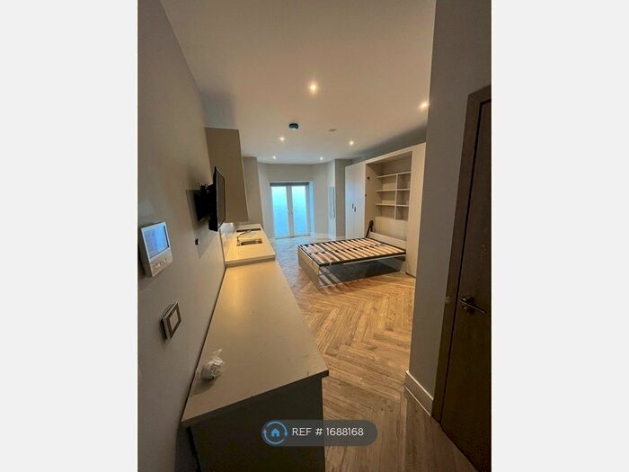 Studio To Rent In Freeland Road, London, W5