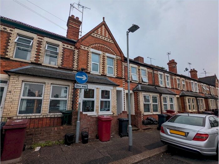 6 Bedroom Terraced House To Rent In Pitcroft Avenue, Reading, RG6