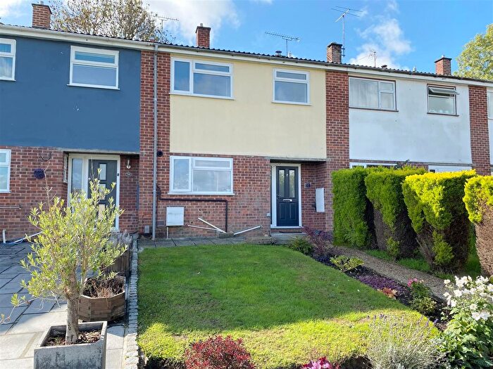 3 Bedroom Terraced House For Sale In Epsom Crescent, Newbury, RG14