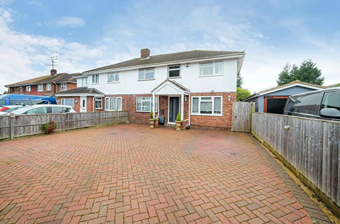 5 Bedroom Semi Detached House For Sale In Stanton Close, Earley, Reading, RG6