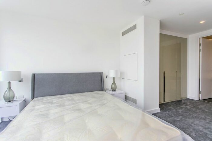 2 Bedroom Flat To Rent In Eagle Point, City Road, London, EC1V