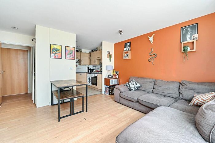 2 Bedroom Apartment For Sale In Harbour Way, Shoreham-By-Sea, West Sussex, BN43