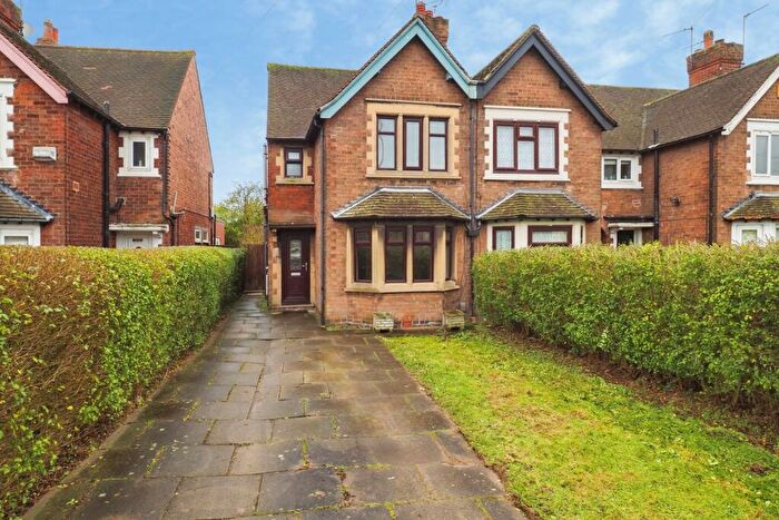 3 Bedroom Semi Detached House For Sale In Queens Road West, Beeston, Nottingham, Nottinghamshire, NG9