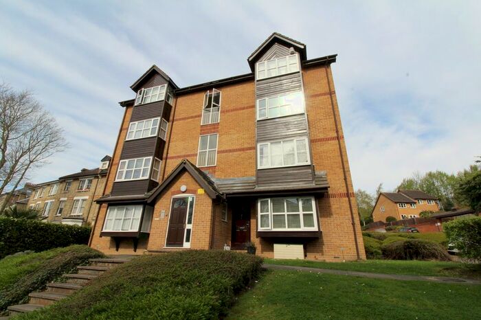 Studio To Rent In Orchard Grove, Penge, SE20