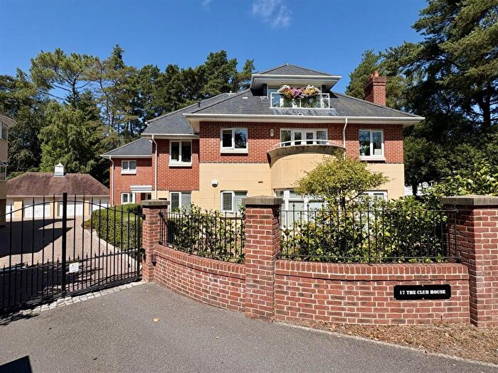 2 Bedroom Apartment For Sale In Aldridge Road, Ferndown, BH22