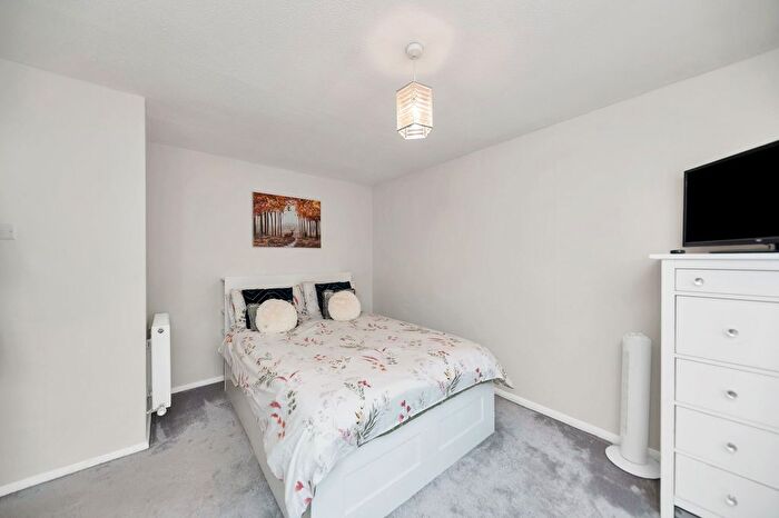3 Bedroom End Terrace House For Sale In Burns Road, Royston, SG8