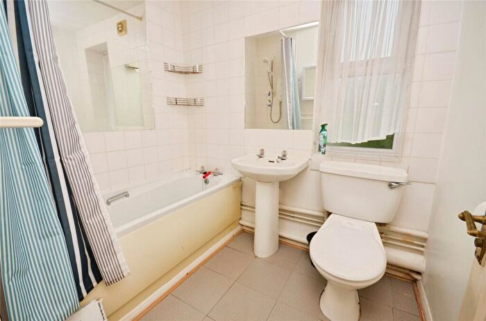 1 Bedroom Apartment For Sale In Whinchat, Aylesbury, Buckinghamshire, HP19