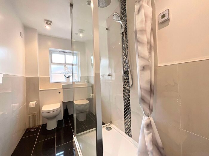 2 Bedroom Flat For Sale In Park Drive, Mill Court Park Drive, ST4