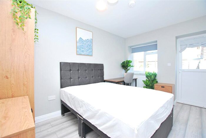 1 Bedroom House Of Multiple Occupation To Rent In Southway, Guildford, Surrey, GU2