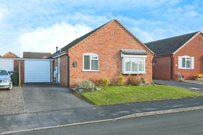 2 Bedroom Detached Bungalow For Sale In Cranwell Drive, Wellesbourne, Warwick, CV35