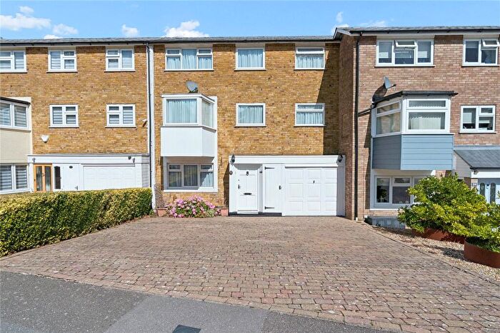4 Bedroom Terraced House For Sale In Gaynesford, Basildon, Essex, SS16