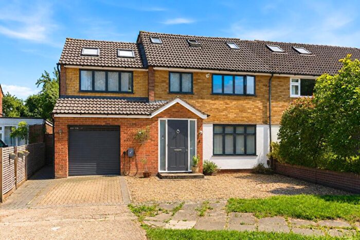 4 Bedroom Semi Detached House For Sale In St. Vincent Drive, St. Albans, Hertfordshire, AL1