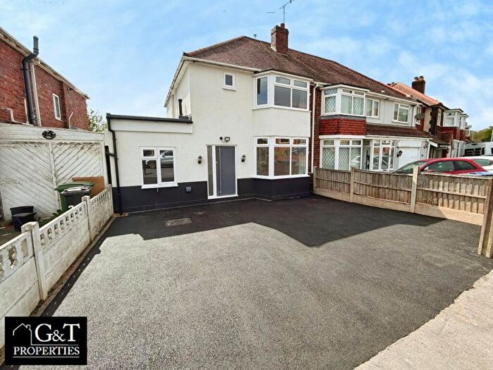 4 Bedroom Semi-Detached House For Sale In Sledmore Road, Dudley, DY2