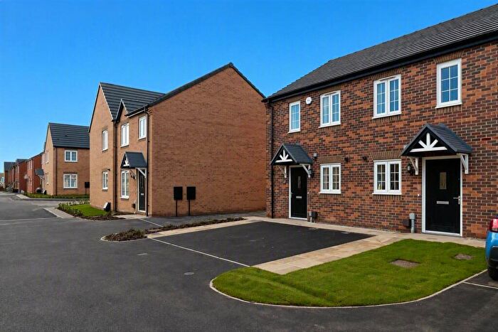 2 Bedroom Semi-Detached House To Rent In Hurrier Grove, New Rossington, DN11