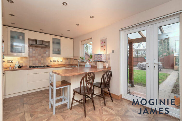 3 Bedroom End Of Terrace House To Rent In Allen Close, Old St Mellons, CF3