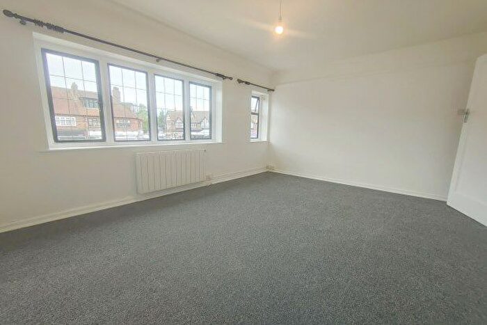 2 Bedroom Flat To Rent In Petts Wood Road, Orpington, BR5