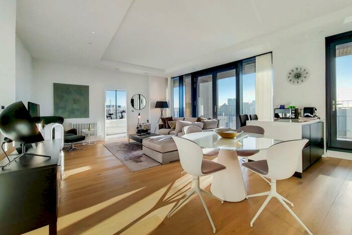 3 Bedroom Flat To Rent In Lyell Street, Canary Wharf, London, E14