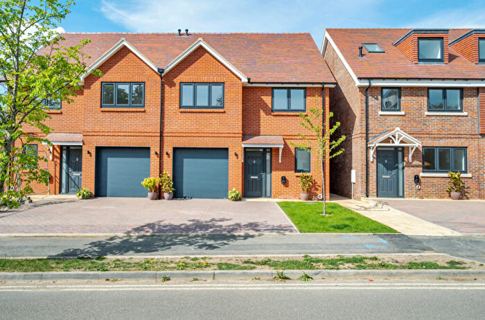 4 Bedroom Semi-Detached House For Sale In Hind Gardens, Hindhead, GU26