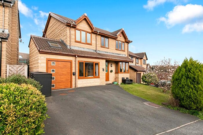 3 Bedroom Detached House For Sale In Sorbus Way, Lepton, HD8