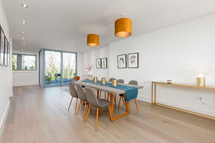 2 Bedroom Flat To Rent In Donaldson Crescent, Edinburgh, EH12