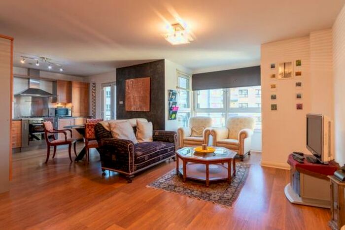 2 Bedroom Flat To Rent In Portland Gardens, Edinburgh EH6