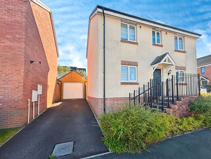 3 Bedroom Detached House For Sale In Emily Fields, Birchgrove, Swansea, SA7