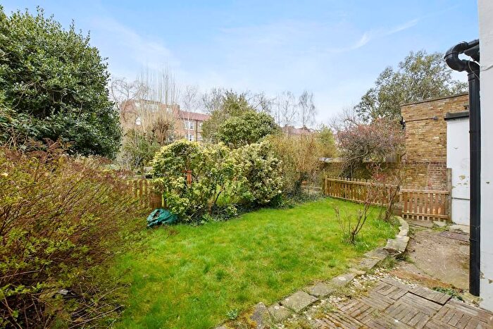 3 Bedroom Flat For Sale In Greencroft Gardens, London, NW6