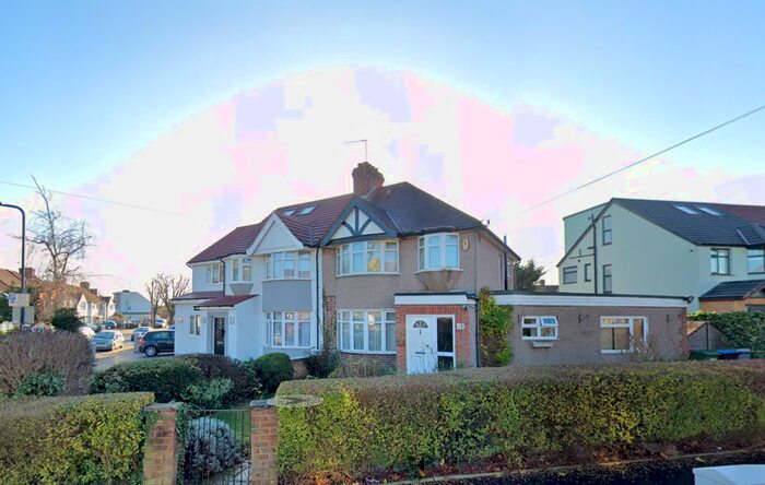 5 Bedroom Semi-Detached House To Rent In Wembley, HA9