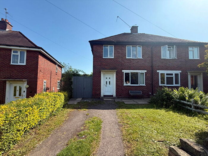 3 Bedroom Semi Detached House For Sale In New Farm Road, Stourbridge, West Midlands, DY9