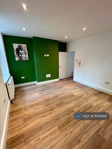 1 Bedroom Flat To Rent In Duncan Road, Leicester, LE2