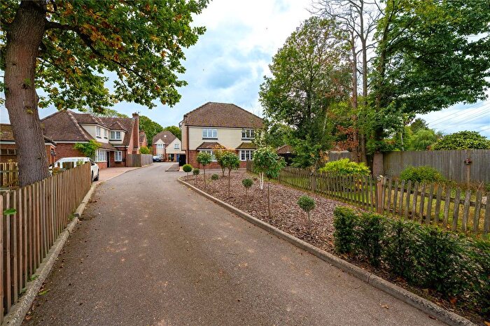 3 Bedroom Semi-detached House For Sale In Nine Oaks Court, Kingswood, Maidstone, ME17