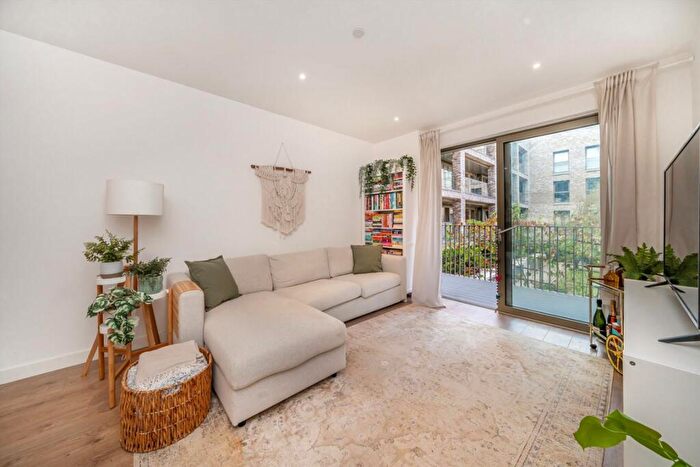 1 Bedroom Flat For Sale In Armada Way, Armada Way, E6