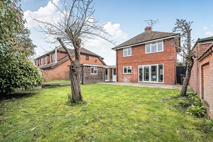 4 Bedroom Detached House For Sale In Swallowfield, Berkshire, RG7