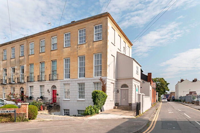 6 Bedroom End Of Terrace House For Sale In Albion Street, Cheltenham, GL52