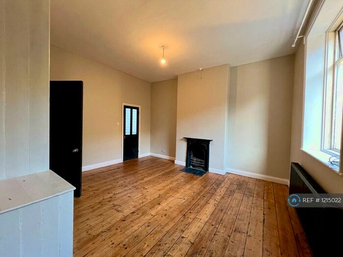 3 Bedroom Semi-Detached House To Rent In Rochdale Road, Todmorden, OL14