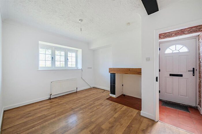 3 Bedroom End Of Terrace House For Sale In East Street, Corfe Castle, Wareham, BH20 - Photo 3