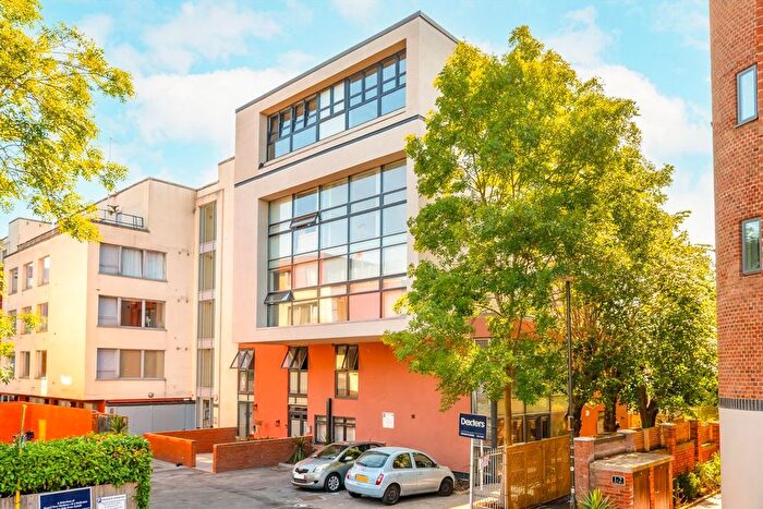 2 Bedroom Flat For Sale In Elm Grove, Wimbledon, SW19