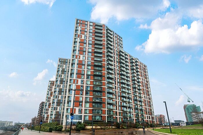 2 Bedroom Flat For Sale In Duke Of Wellington Avenue, Royal Arsenal, SE18
