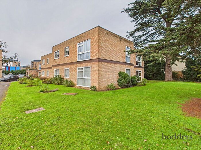 2 Bedroom Flat For Sale In Hazeldene, Crockford Park Road, Addlestone, Surrey, KT15