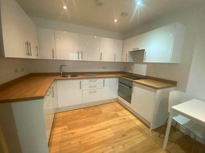 2 Bedroom Flat To Rent In Sandow House, Heygate Street, London, SE17