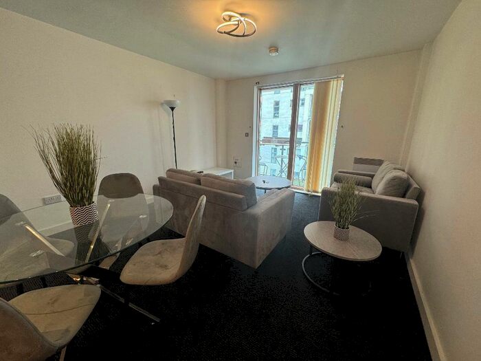 2 Bedroom Apartment To Rent In Hornbeam Way, Manchester, M4