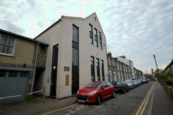 1 Bedroom Flat To Rent In Eden Court, Cambridge, CB1