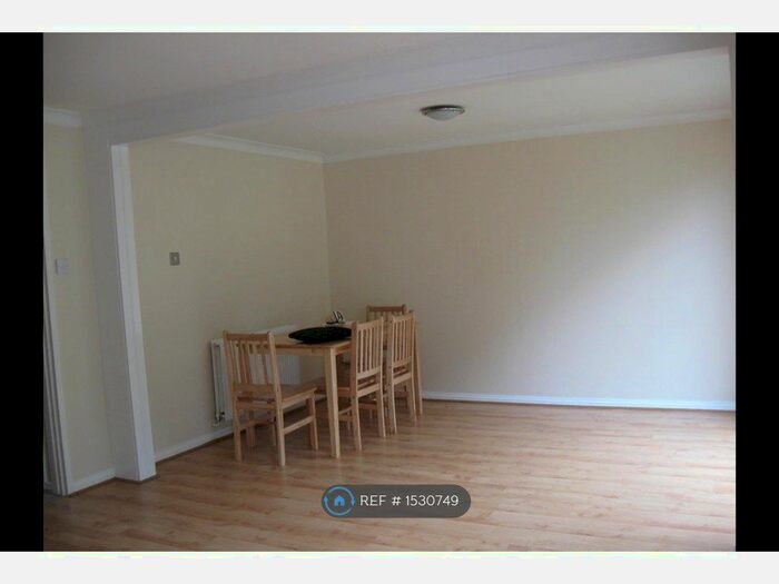 4 Bedroom Terraced House To Rent In Knightswood Close, Edgware, HA8