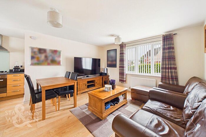 2 Bedroom Apartment For Sale In Fairway, Queens Hills, Norwich, NR8
