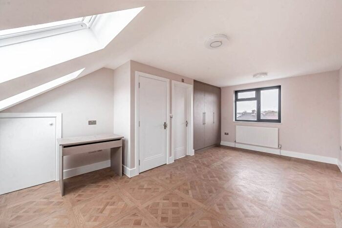 5 Bedroom Semi Detached House To Rent In Elm Drive, Harrow, HA2